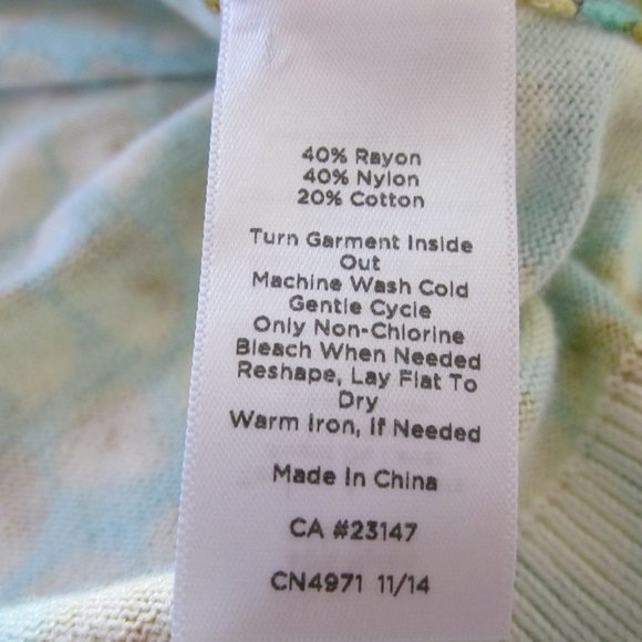 Talbots Sweater P Pear Novelty Print Back Button - Picture 6 of 6